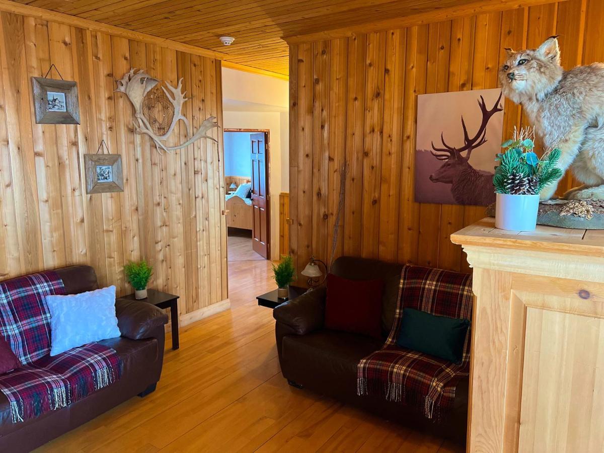 Auberge Au Poste De Traite Sainte-Famille Exteriör bild