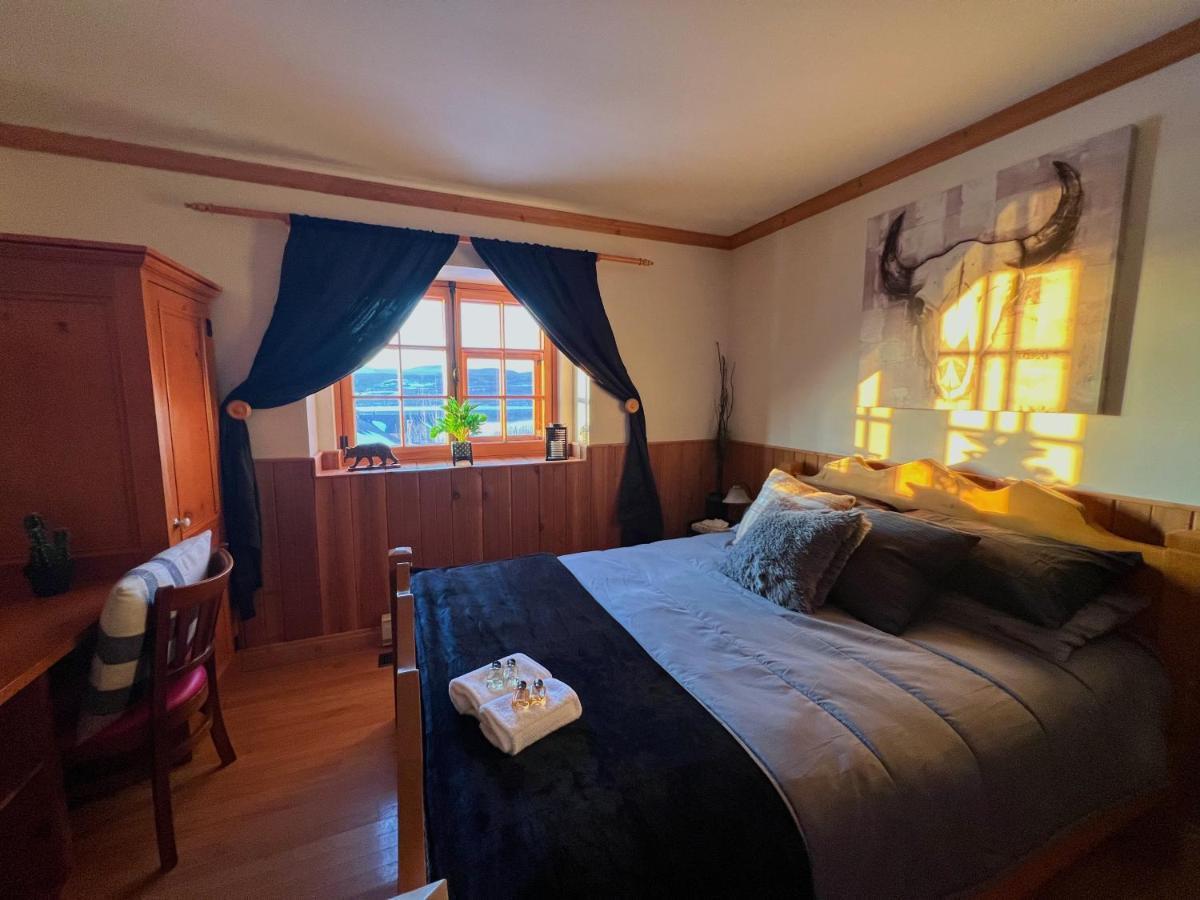 Auberge Au Poste De Traite Sainte-Famille Exteriör bild