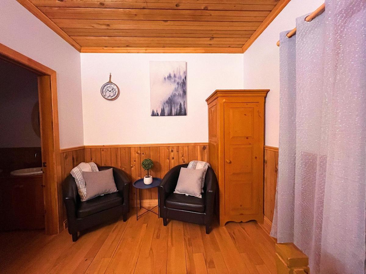 Auberge Au Poste De Traite Sainte-Famille Exteriör bild
