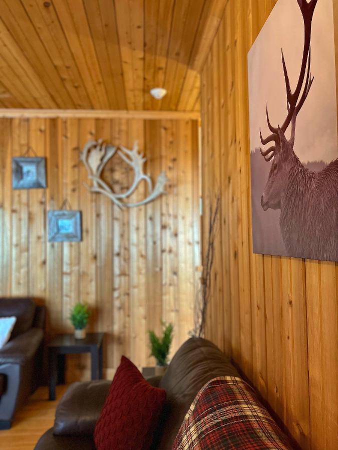 Auberge Au Poste De Traite Sainte-Famille Exteriör bild